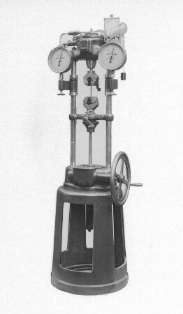 Kleine Spindel-Zerreißmaschine (Mohr & Federhaff) : Technikgeschichte | Stoffkunde und Materialprüfung | Materialprüfung | Metallprüfung | Zug- und Druckfestigkeit
