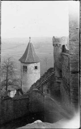 Neidenstein Burgruine Rundturm von der Burg gesehen
