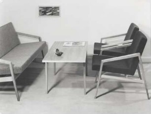Wilkhahn Polstersessel "450", Polsterbank "451" und Tisch "527" von Herbert Hirche