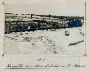 Foto von Soldaten an der Kiesgrube beim "Klein-Bahnhof" in Saint-Masmes