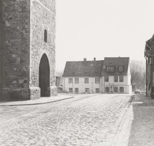 Blick zum Topfmarkt (links: W-Portal der Stadtkirche St. Alban)