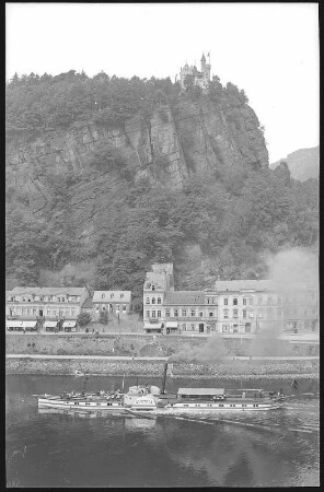 Bodenbach a. Elbe. Bergschloß Schäferwand (1905) über die Elbe mit Raddampfer "Austria" (1893; Werft Blasewitz)