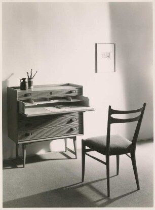 Schreibtisch "1953" und Stuhl "1955" von Rudolf Glatzel