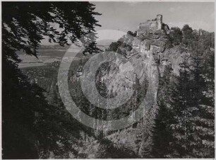 Gebirgslandschaft mit Burg Kynast