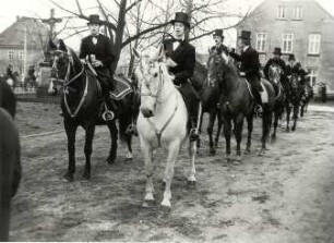 Osterreiter in Radibor : Gesellschaftliche Volkskultur - Frühling. Ort: Radwor / Radibor. Osterreiter
