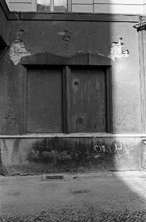 In Berlin-Prenzlauer Berg : In Berlin-Prenzlauer Berg, Hinterhof Wörther-/ Ecke Rykestrasse, siehe 1660_12