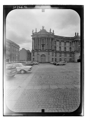 Berlin : August-Bebel-Platz, Kommode