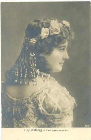 Tilly Waldegg in "Zwillingsschwestern"
