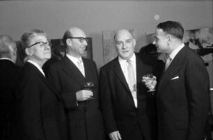 Freiburg: Amerikahaus, Übergabe eines Bibliothekswagens, Gruppe: Knöll, Consul Chamberlin