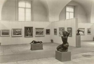 Raumaufnahme der Ausstellung "Bildende Kunst der Gegenwart aus Bulgarien. Malerei, Plastik, Grafik", im Albertinum, Dresden, November 1957