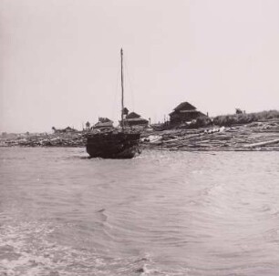 Myanmar (Burma), Lastkahn, Floßholz und Sägewerke am Rangun-Fluss, um 1962