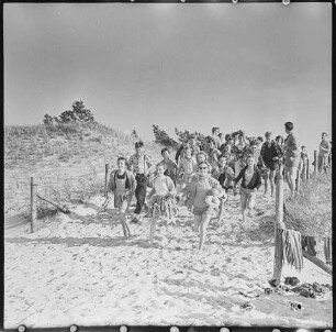 Kinderferienlager in Prerow, 1962. SW-Foto © Kurt Schwarz.