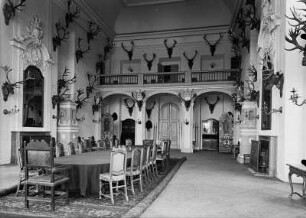 Moritzburg. Jagdschloss (1723/1733 Umbau). Großer Speisesaal mit Geweihsammlung
