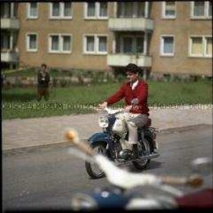 Das neue Simson Motorrad "Sperber"