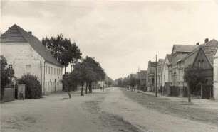 Dorfstraße in Raddusch : Wjesna dróha w Radušu (Delnja Łužica)