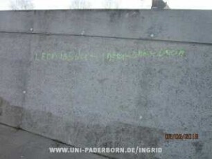 LEon issda Hinter onkel eon
