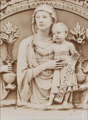 Luca della Robbia: Madonna mit Kind und Engeln, Ausschnitt, Via dell'Agnolo, Casa Tantini, 95, Florenz