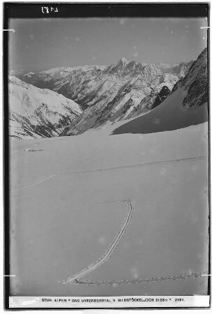 Stubaier Alpen. das Unterbergtal vom Bildstöckeljoch (3138 Meter)