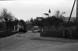 Büsingen: Straße und Kirche nach Dörflingen