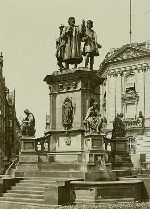 Frankfurt am Main, Gutenbergdenkmal : Frankfurt am Main. Gutenbergdenkmal, Roßmarkt