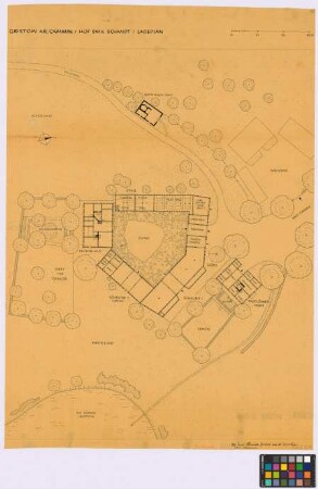 Gristow (Kreis Cammin): Hof Emil Schmidt. Lageplan mit. - Backhaus (Grundriss). - Nachbar (Umriss). - Wohnhaus (Grundriss). - Schweine-, Pferde-, und Kuhstall (Grundriss). - Torfahrt (Grundriss). - Scheune 1 (Grundriss). - Scheune 2 (Grundriss). - Abort (Grundriss). - Dung (Umriss). - Göpel (Grundriss). - Tagelöhner-Haus (Grundriss). - Die Maade (Bodden) (Umriss)