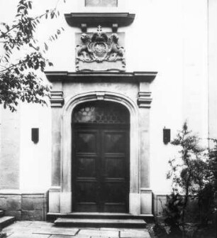 Ev. Pfarrkirche (Kirche, ev.); Rodgau, Kirchstraße 4