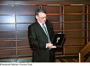 Bauübergabefeier. Prof. Jürgen Hering nach der Schlüsselübergabe
