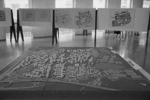 Ausstellung des Generallandesarchivs "Vom Römerkastell zum Hochhaus" im Landesgewerbeamt