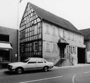 Fachwerkwohnhaus; Groß-Bieberau, Bahnhofstraße 1