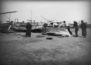 Chigasaki. Boote am Strand der Sagami-Bucht