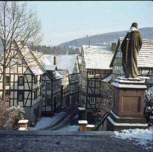 Bad Orb. Blick von der Kirchtreppe von St. Martin auf die Altstadt
