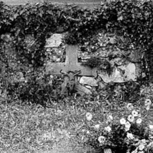 Alter Friedhof, Sandsteinkreuze; Flörsheim, Ortsbering (Raunheimer Straße/Friedhofstraße)
