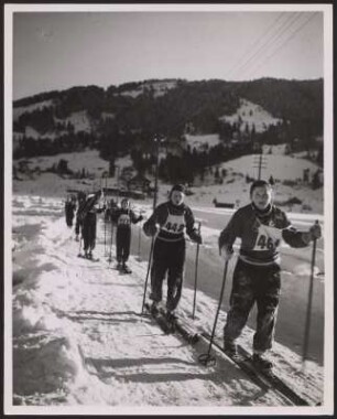 BDM-Mädchen beim Langlauf in Garmisch-Partenkirchen