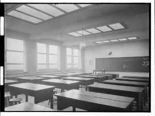 Pestalozzischule : [Innenansicht Klassenraum]