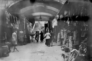 Überwölbte Marktstraße