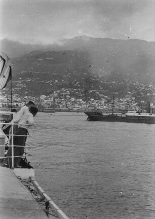 Funchal : Blick vom Schiff auf Funchal