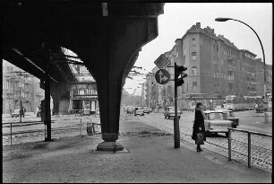 Am U-Bahnhof Dimitroffstraße