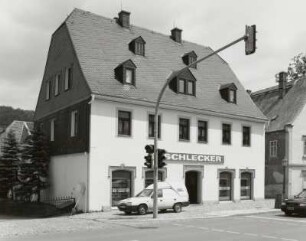Wohnhaus mit Ladeneinbau (Drogerie "Schlecker")