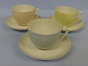 Tasse mit Untertasse aus dem Porzellanservice "Arzberg 1495"
