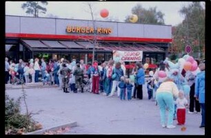 Fotografie: Eröffnung einer Burger King Filiale an der Truman Plaza in Berlin-Dahlem