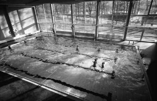 Staufen: Haus Münstertal; Hallenschwimmbad; von oben