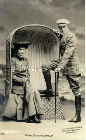 Kronprinz Wilhelm mit seiner Frau Cecilie im Strandkorb