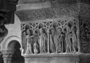 Ostflügel — Kapitell Relief