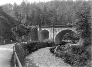 Höckendorf-Edle Krone. Durchbruchstal der Wilden Weißeritz. Brücke der Eisenbahnlinie der Strecke Freiberg - Dresden