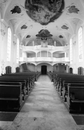 Herbolzheim: Renovierte Pfarrkirche; Innenraum; Empore und Orgel