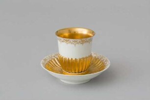 Tasse mit Unterschale