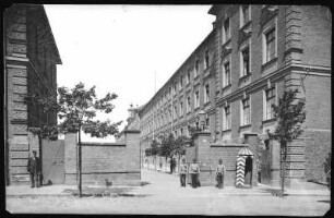Eger (Böhmen). Landwehr-Kaserne