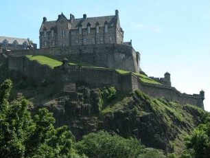 Edinburgh Castle, von der Princes Street gesehen