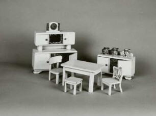 Puppenstubenmöbel