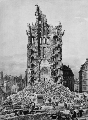 Die Trümmer der ehem. Kreuzkirche zu Dresden